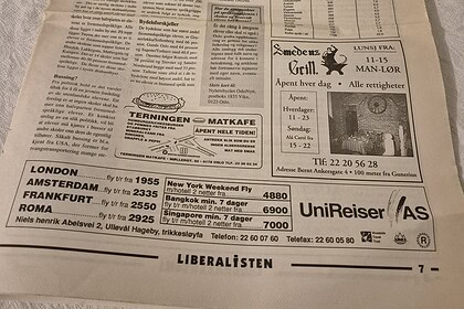 1. Utsnitt av avis med norske skole- og reiseannonser, fokus på Oslo-elever og internasjonale reiser, tydelig trykt tekst og tabeller.