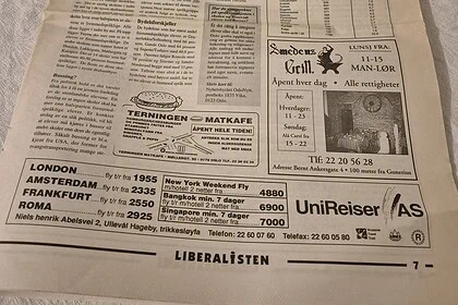 1. Utsnitt av avis med norske skole- og reiseannonser, fokus på Oslo-elever og internasjonale reiser, tydelig trykt tekst og tabeller.